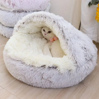 Chat dans un lit beignet